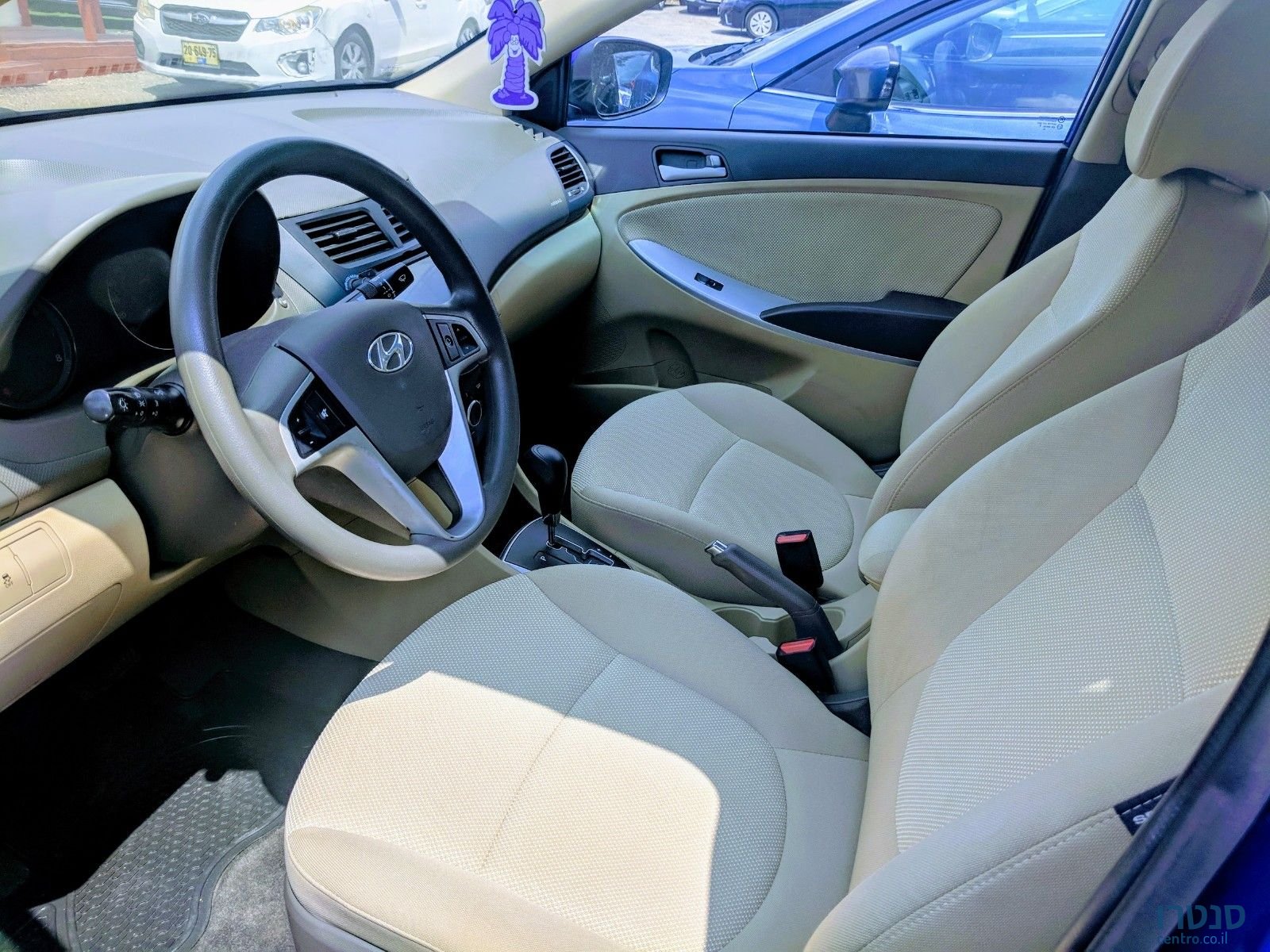 2013' Hyundai i25 photo #4