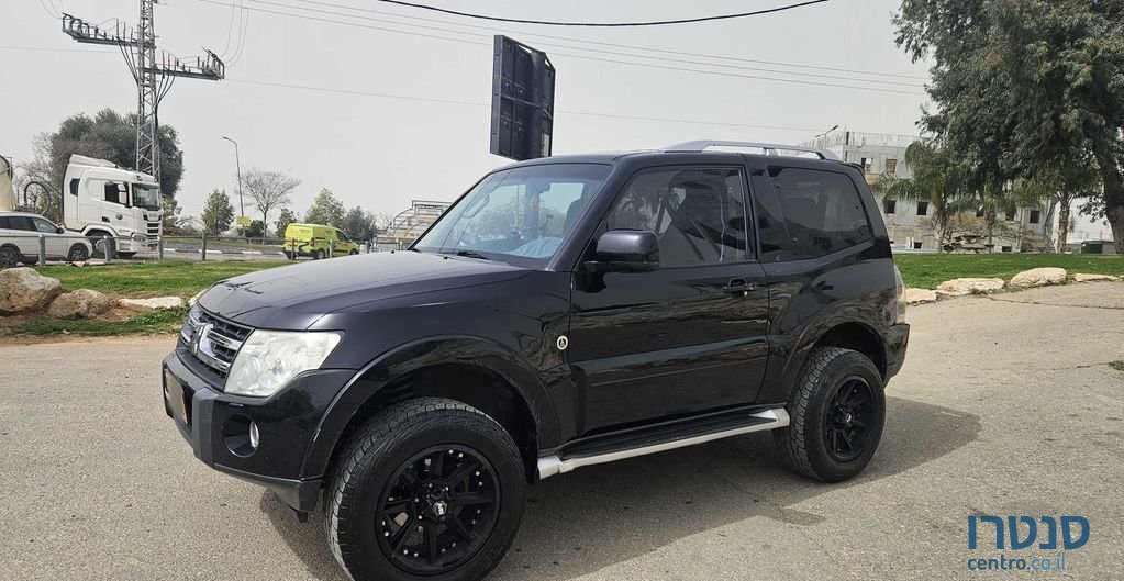 2008' Mitsubishi Pajero מיצובישי פג'רו photo #4