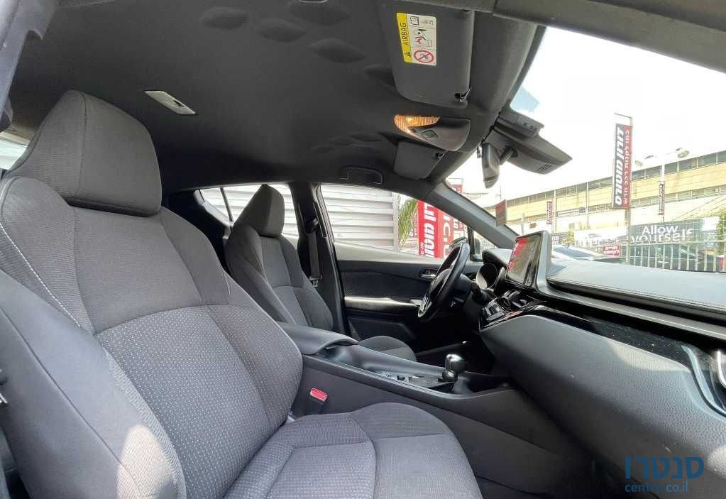 2018' Toyota C-HR טויוטה photo #3