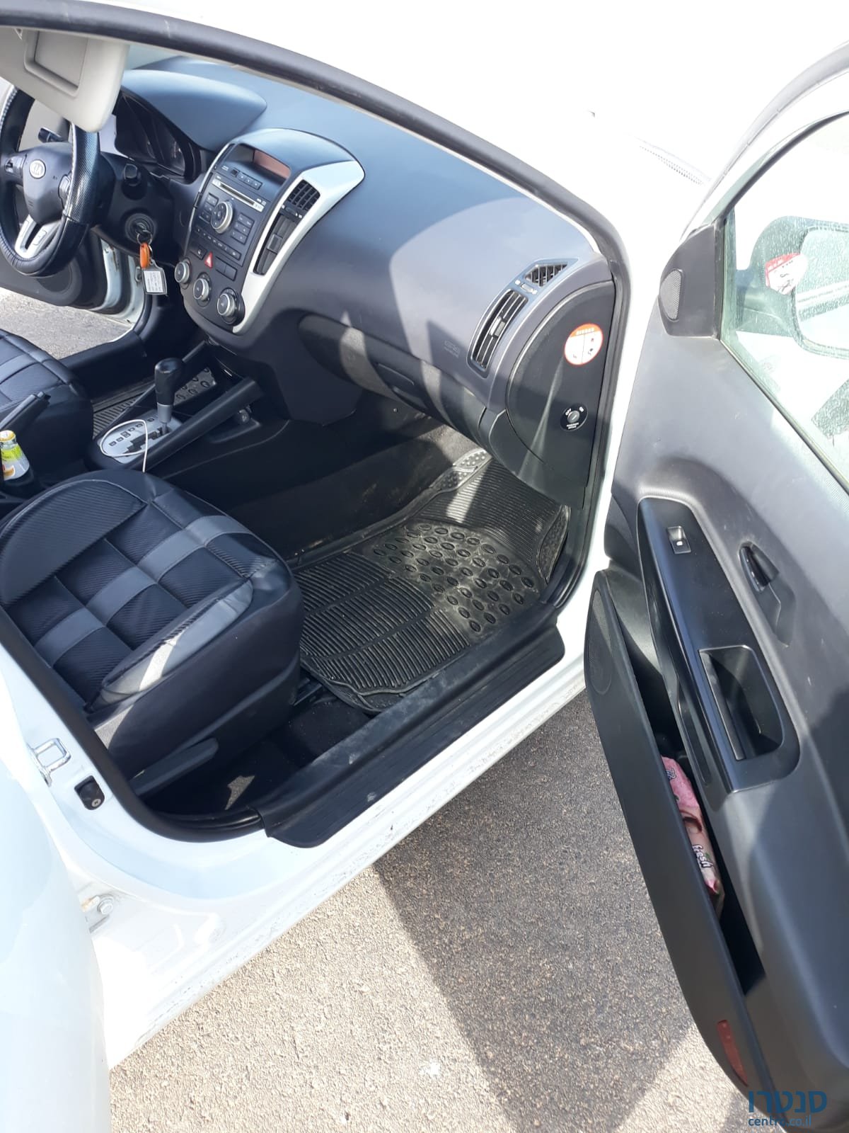 2011' Kia Ceed photo #6