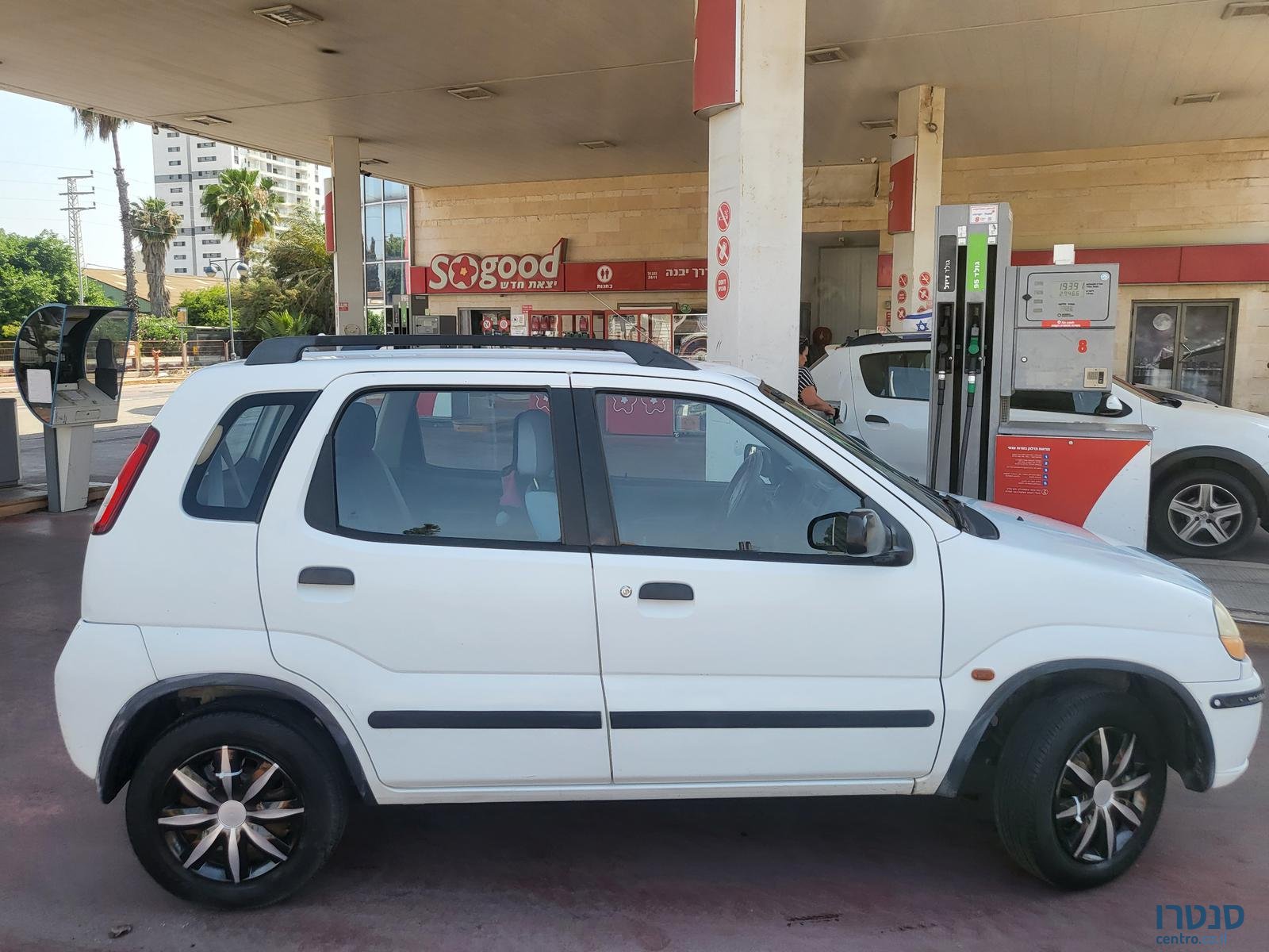 2005' Suzuki Ignis photo #6