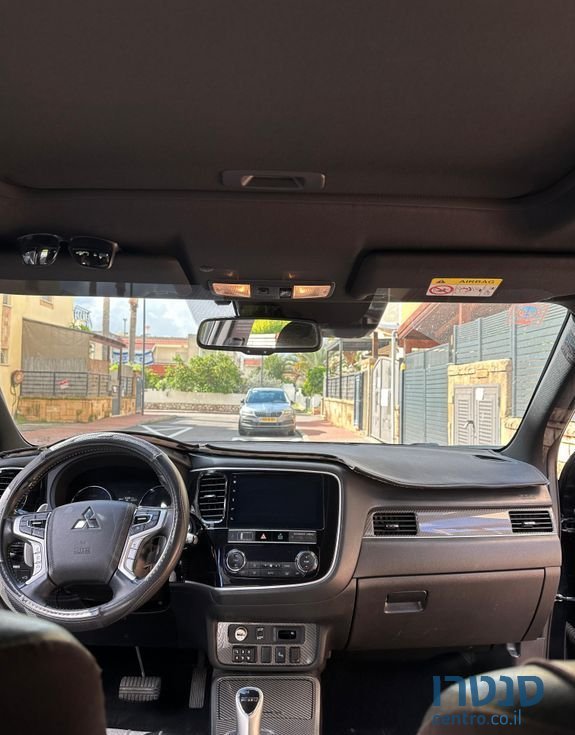 2019' Mitsubishi Outlander מיצובישי אאוטלנדר photo #2