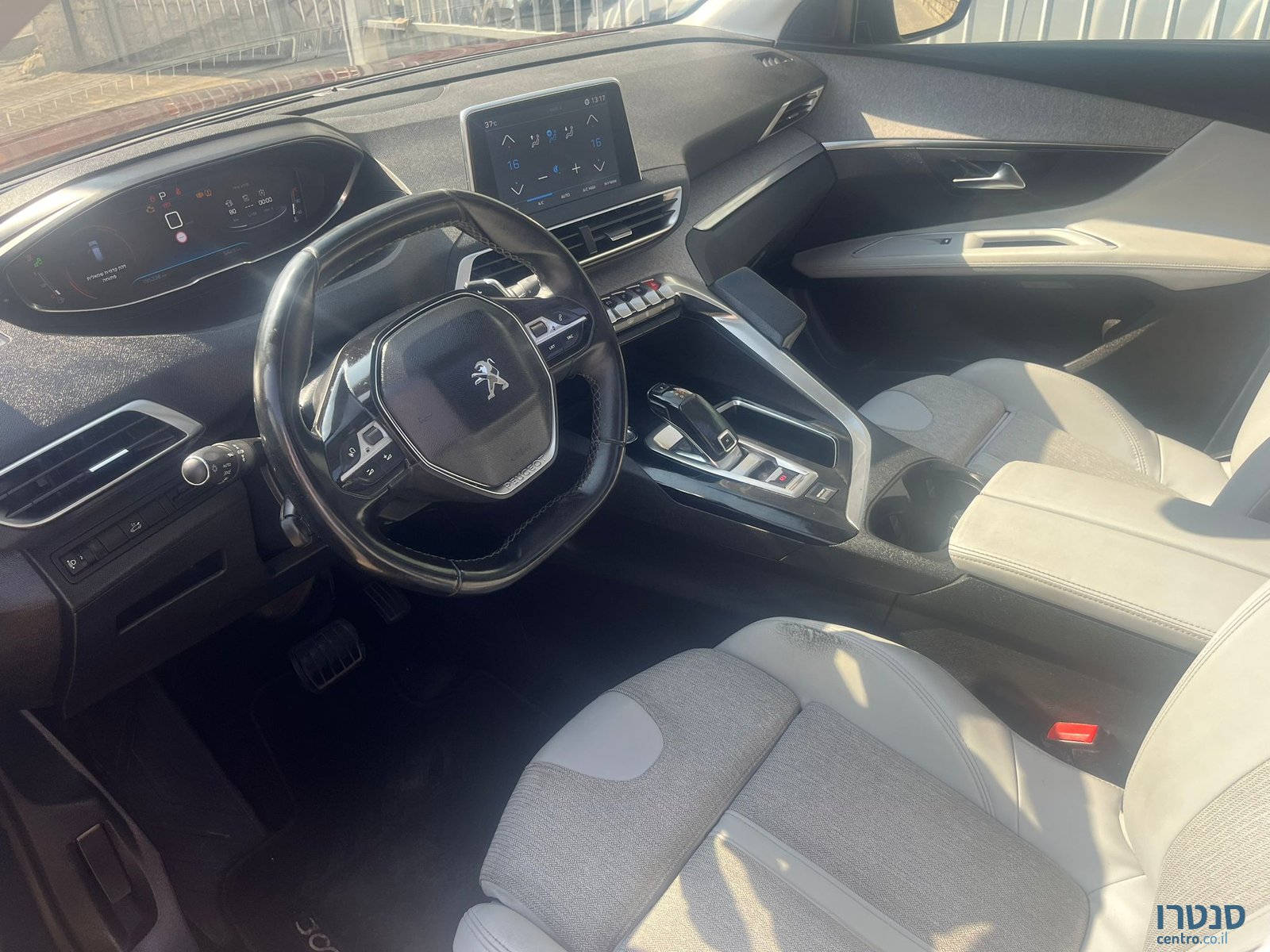 2019' Peugeot 3008 photo #2