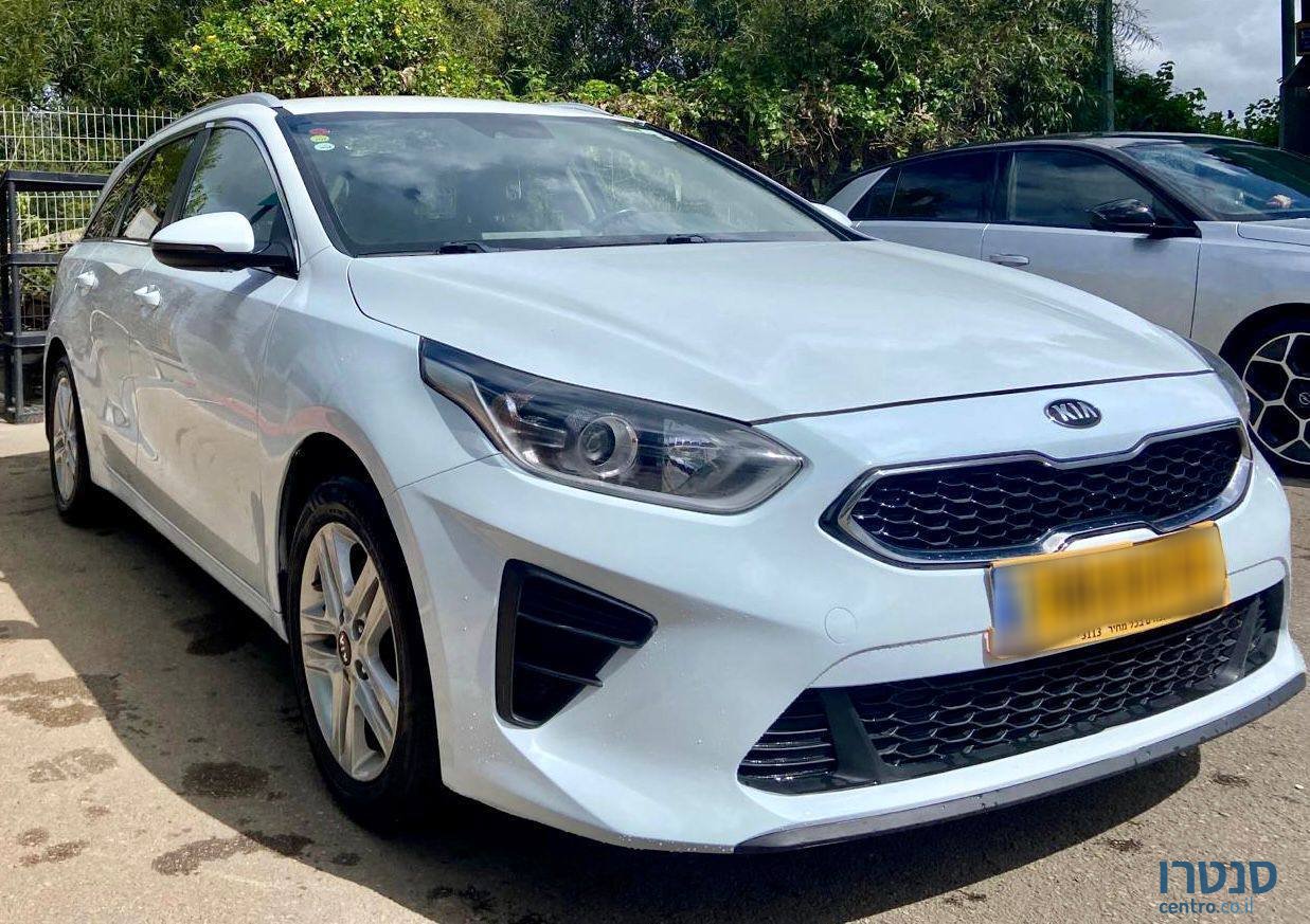 2020' Kia Ceed LX photo #4