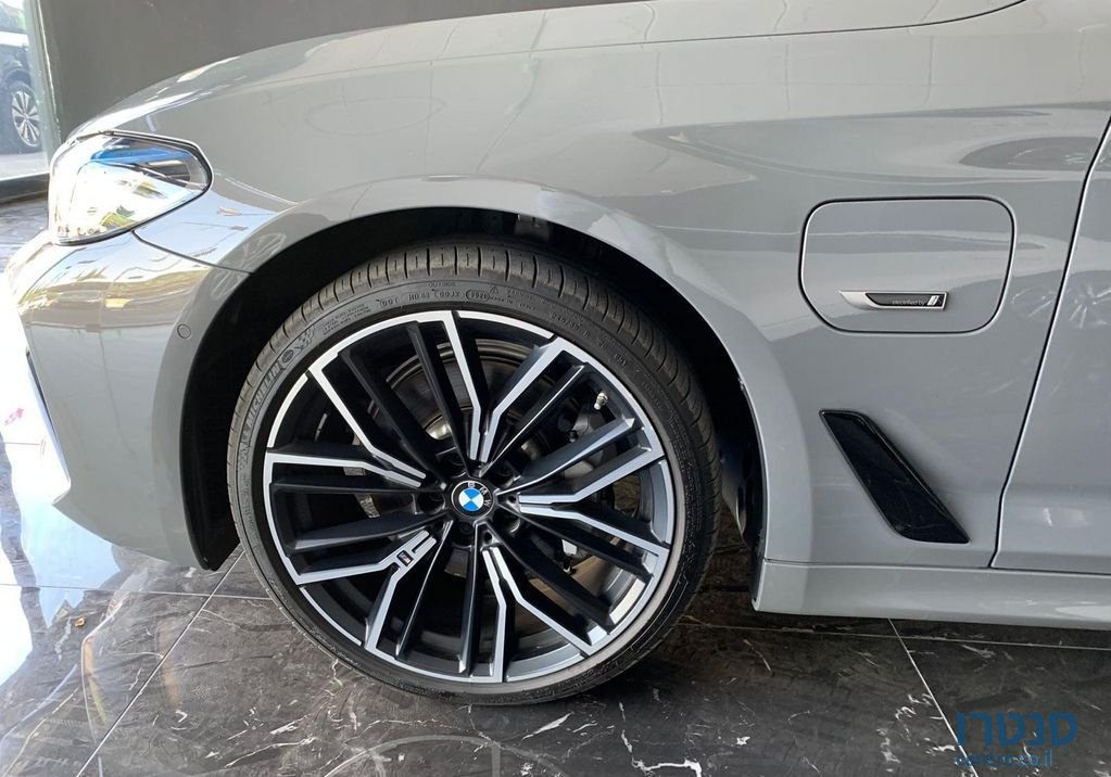 2022' BMW 5 Series ב.מ.וו סדרה 5 photo #3