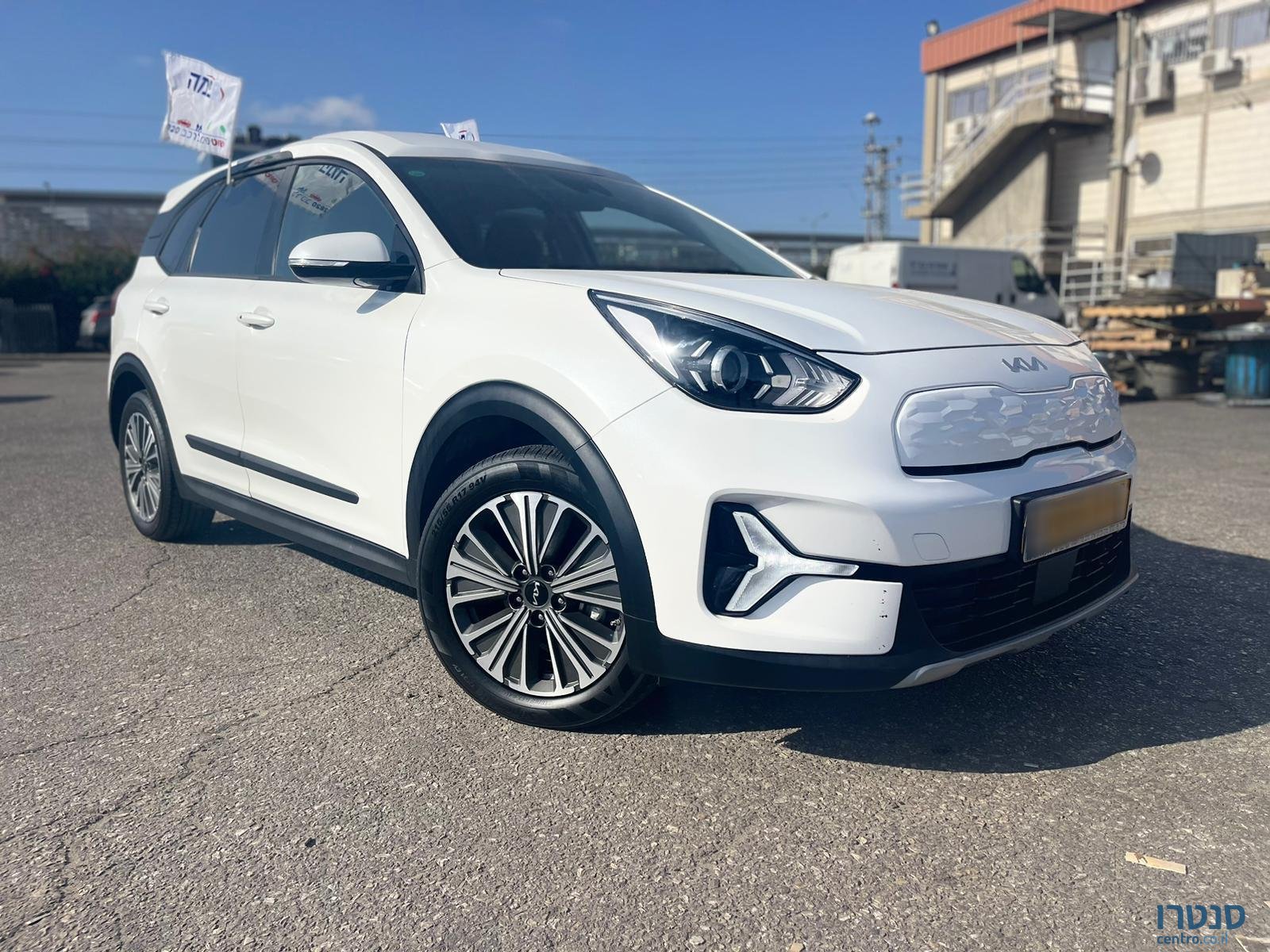 2023' Kia Niro Plus photo #5