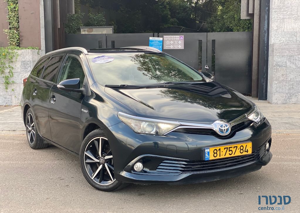 2018' Toyota Auris טויוטה אוריס photo #2