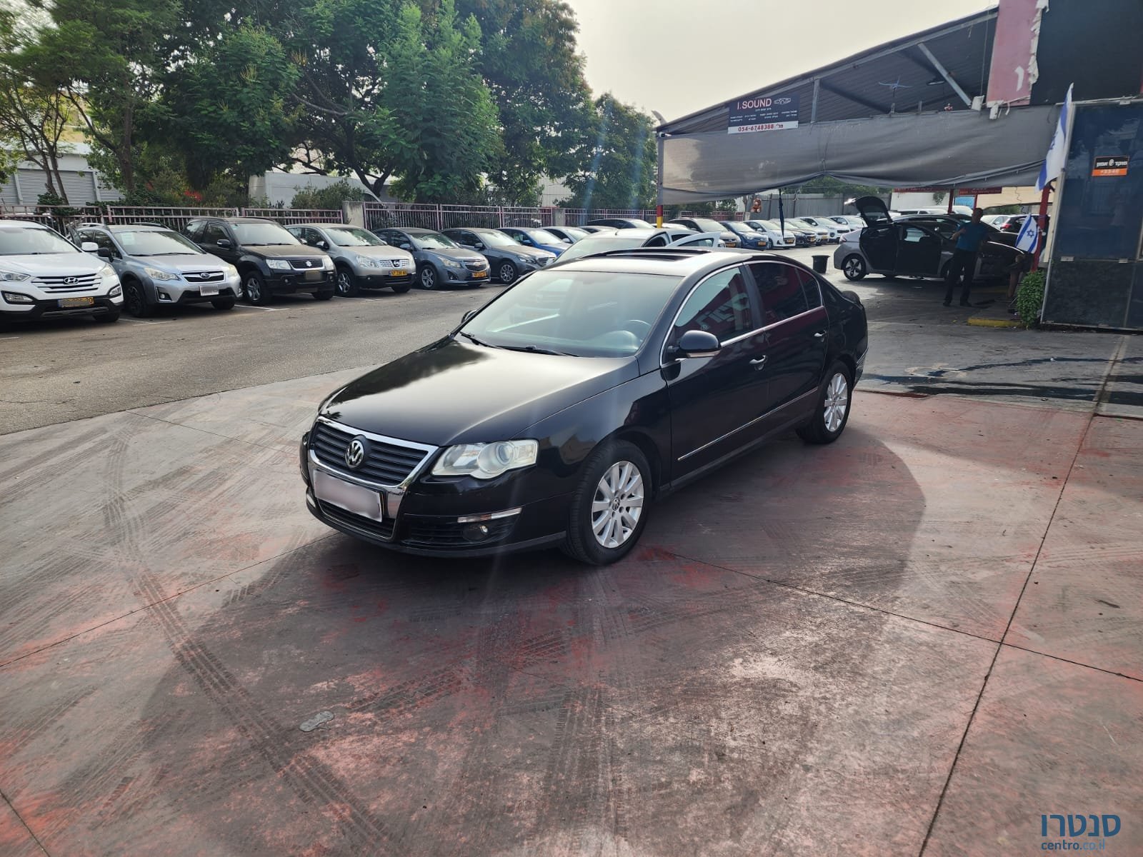 2011' Volkswagen Passat photo #7