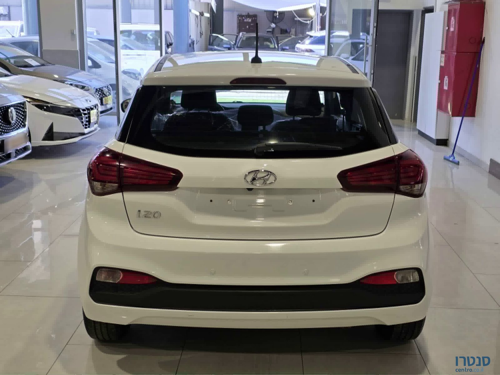 2021' Hyundai i20 photo #5