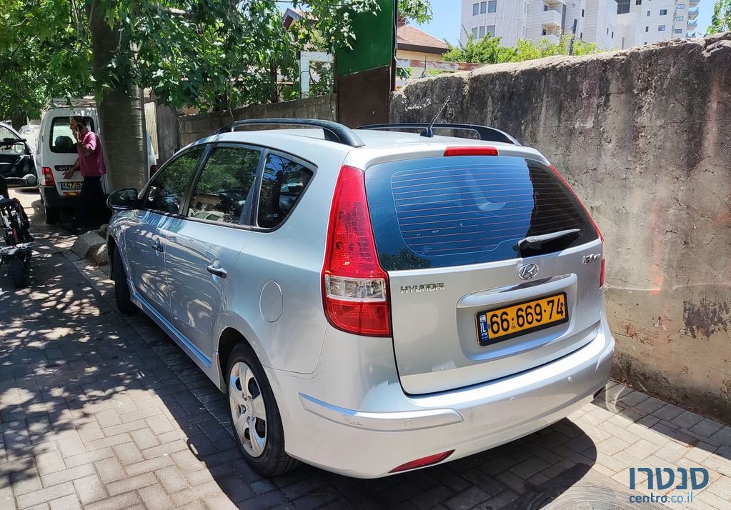 2011' Hyundai I30Cw יונדאי photo #2