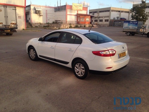 2011' Renault Fluence photo #4