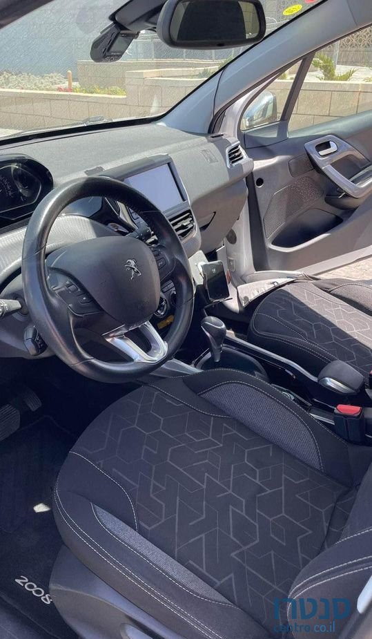 2017' Peugeot 2008 פיג'ו photo #4