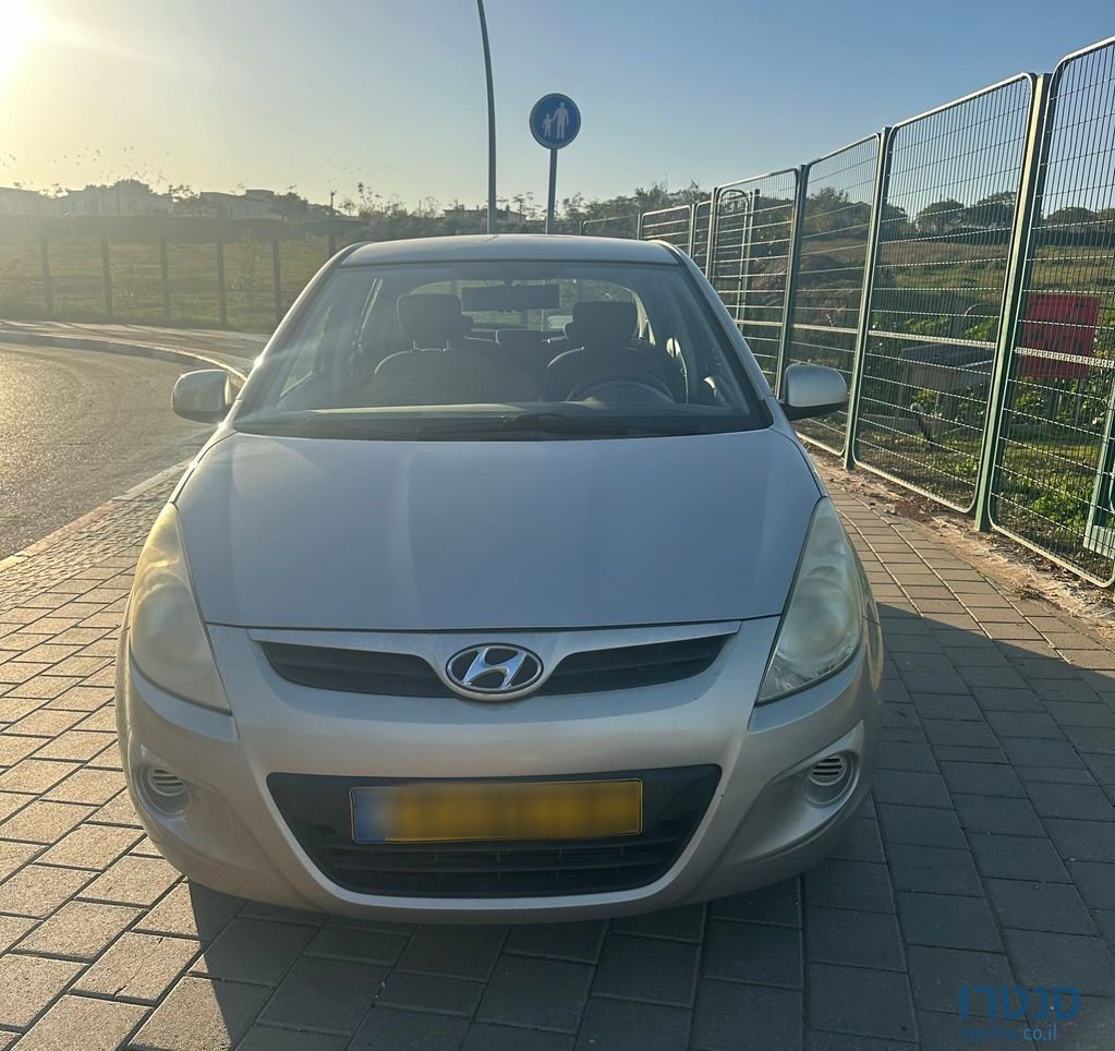 2012' Hyundai i20 יונדאי photo #3