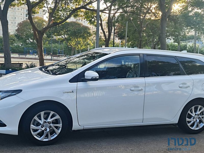 2018' Toyota Auris טויוטה אוריס photo #4