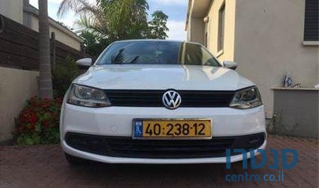 2013' Volkswagen Jetta קומפורטליין photo #2