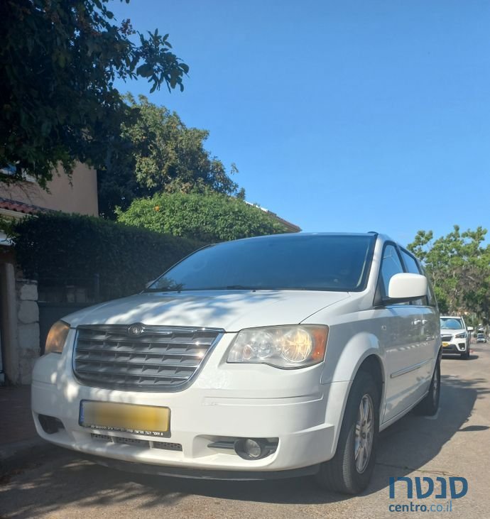 2011' Chrysler Grand Voyager קרייזלר גראנד וויאג'ר photo #1