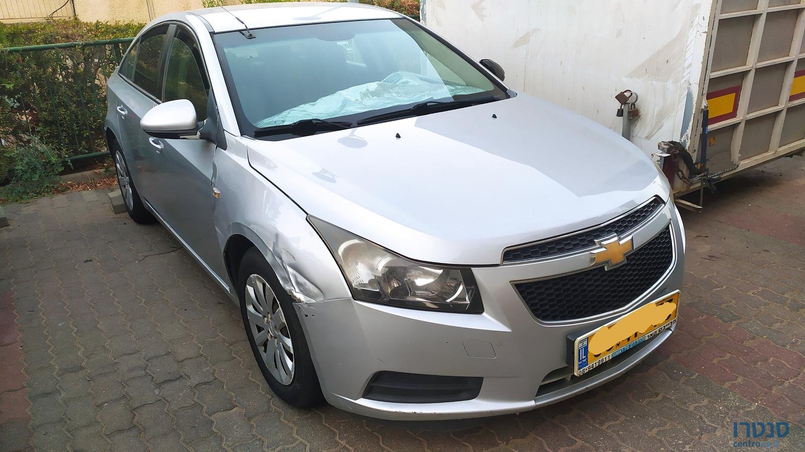 2011' Chevrolet Cruze photo #2