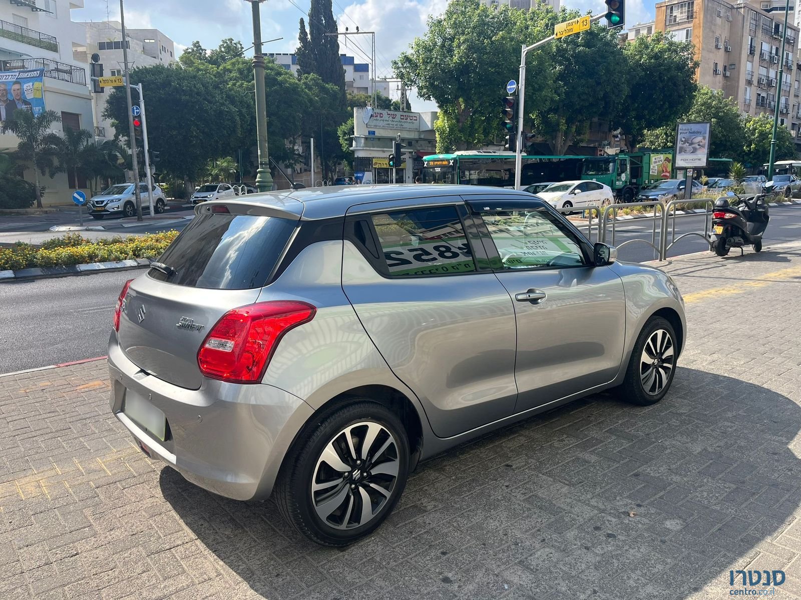 2020' Suzuki Swift GLX photo #4
