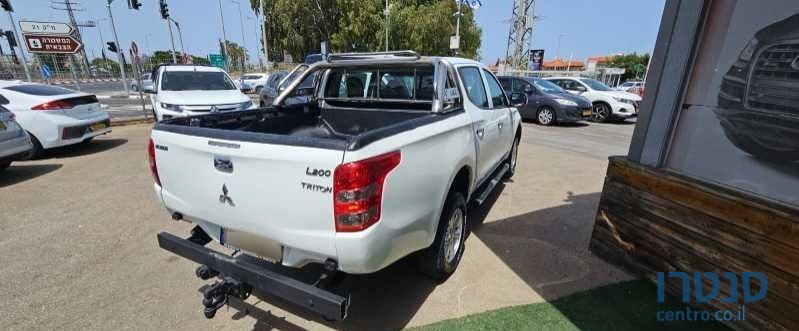 2017' Mitsubishi L200 4X4 מיצובישי טרייטון photo #3