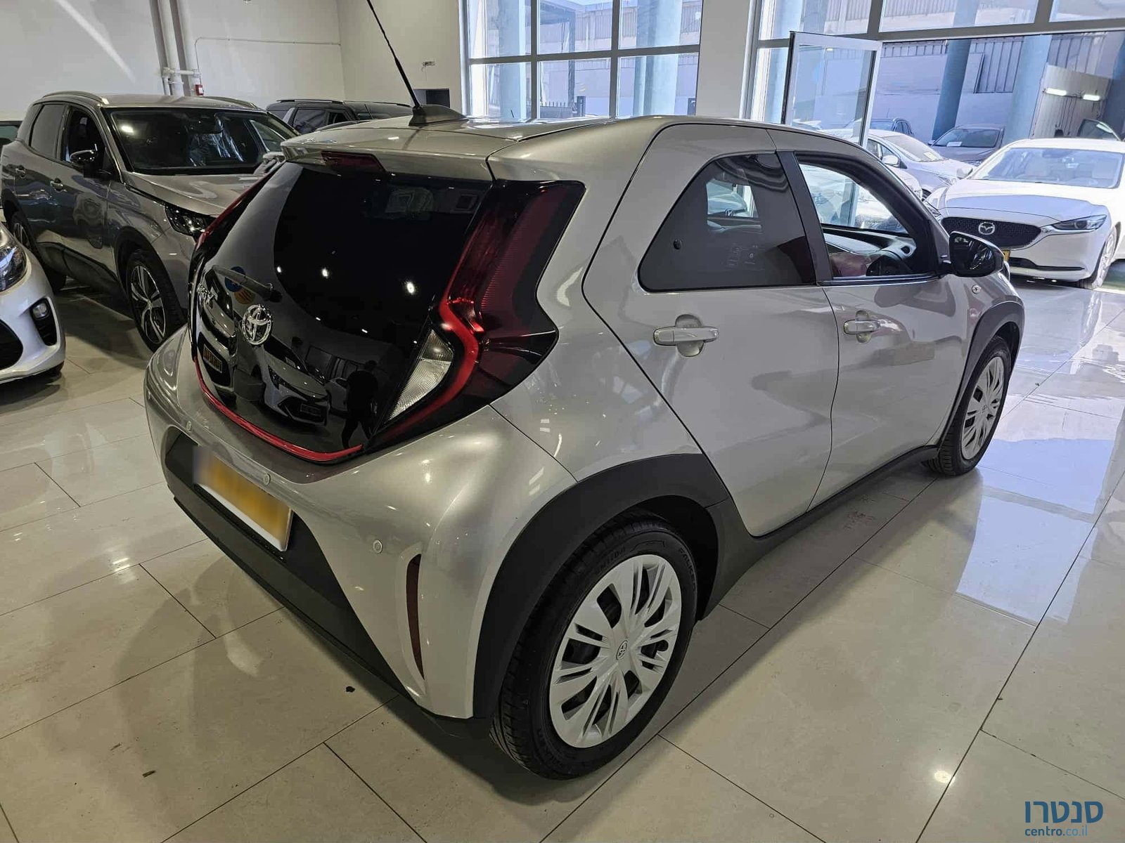 2022' Toyota Aygo photo #3