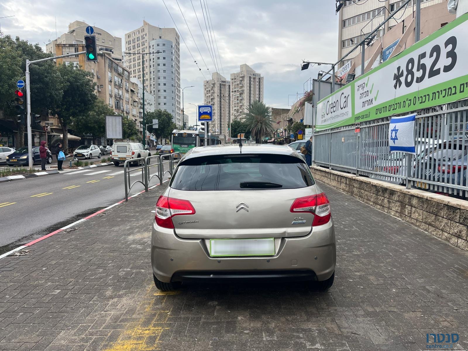 2011' Citroen C4 photo #5