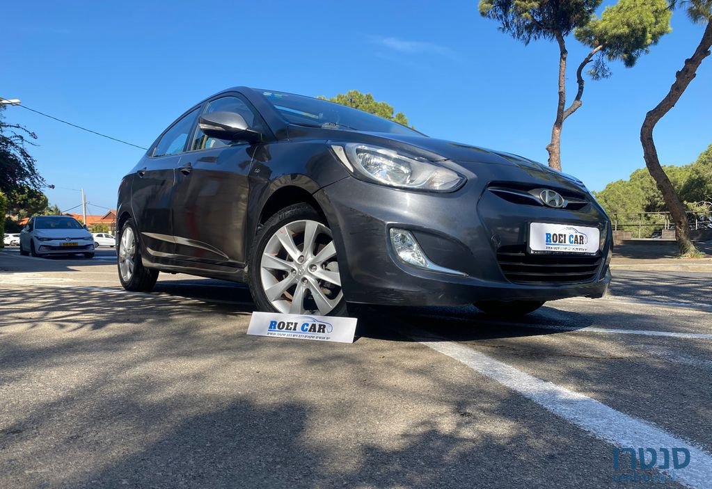 2013' Hyundai i25 יונדאי photo #1