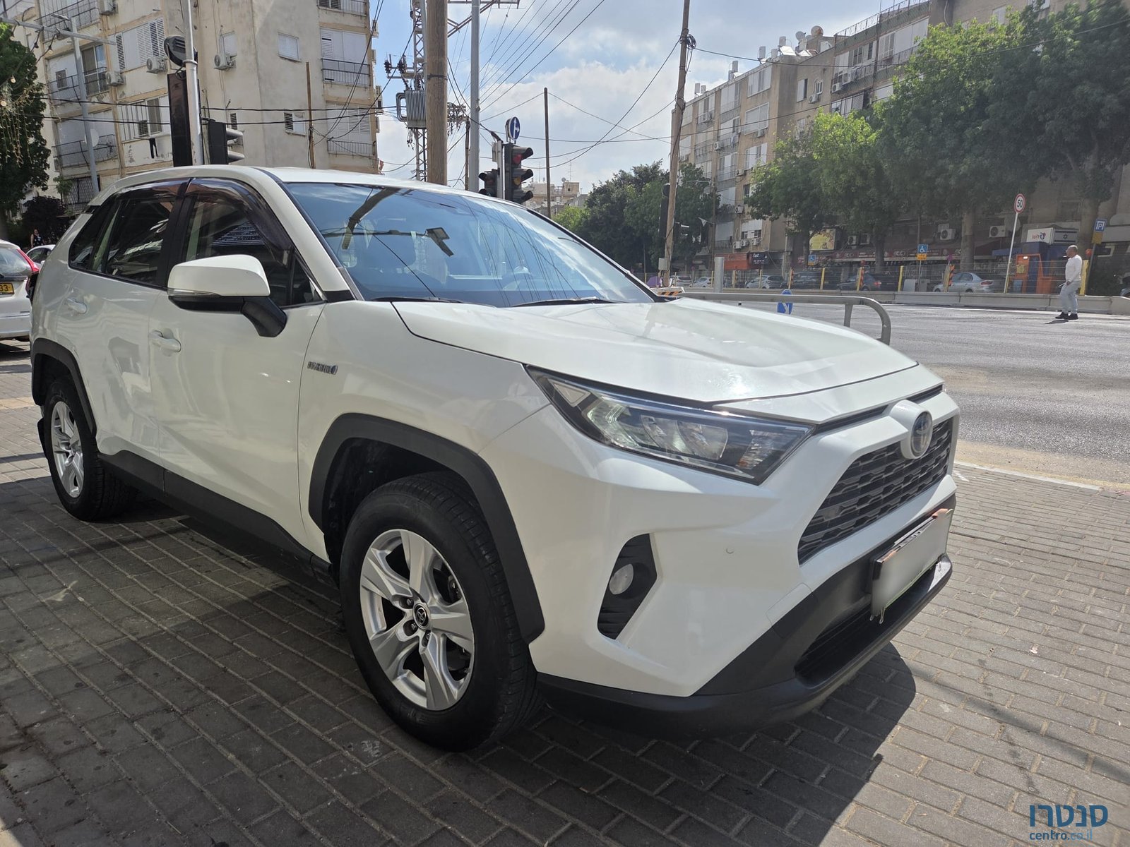2019' Toyota RAV4 photo #6