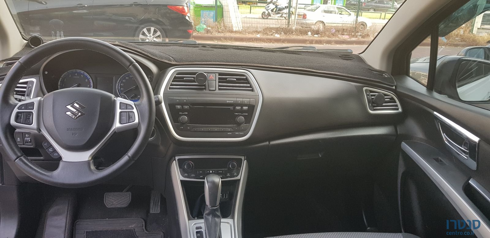 2015' Suzuki SX4 Krossover photo #2