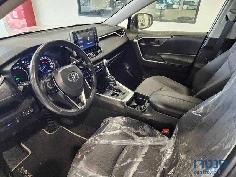 2021' Toyota RAV4 photo #5