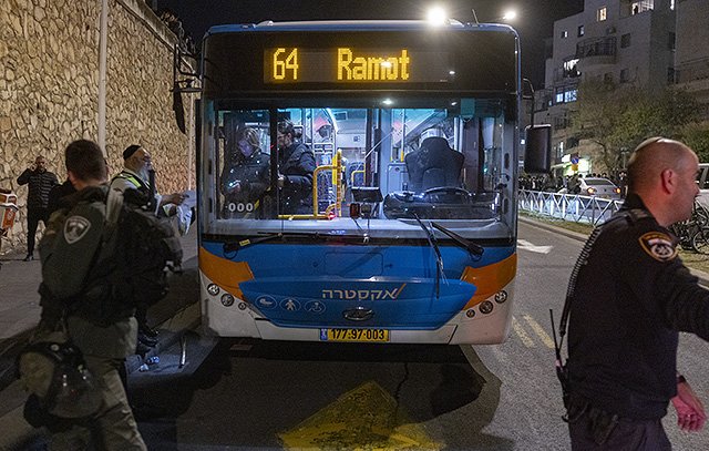 Водитель, насмерть сбивший 14-летнего демонстранта, останется под домашним арестом