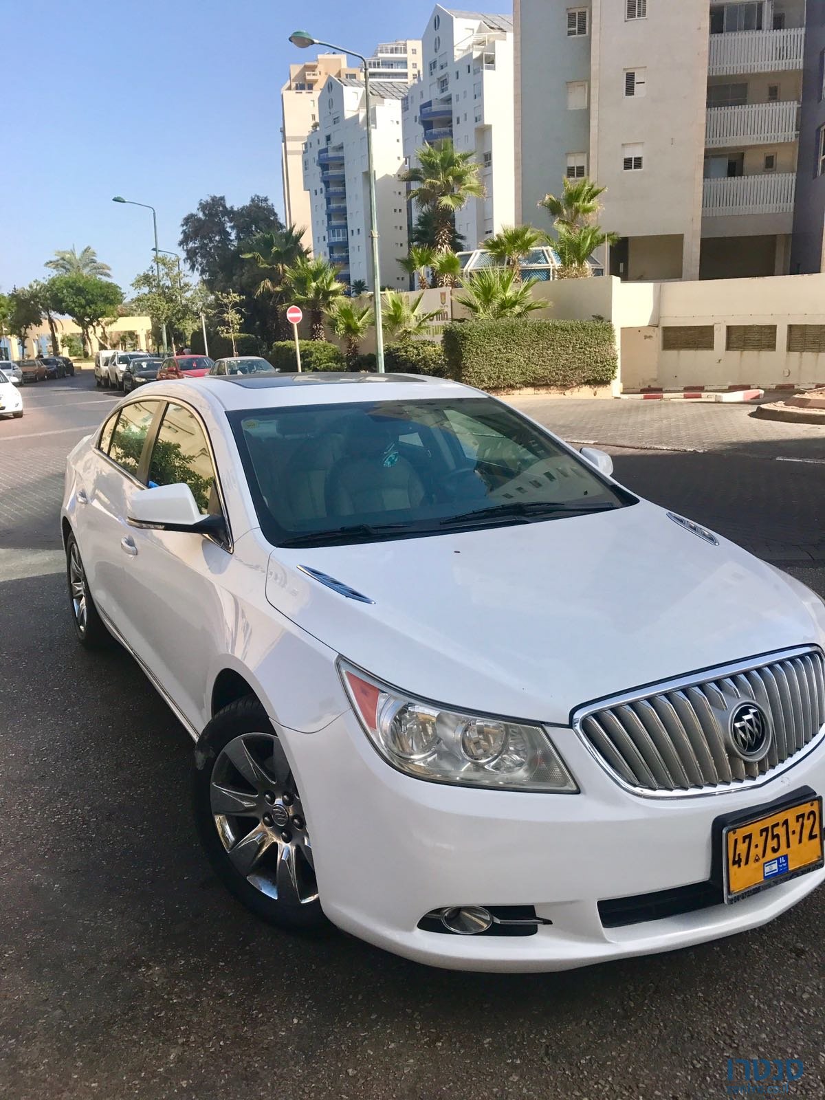 2011' Buick LaCrosse photo #3