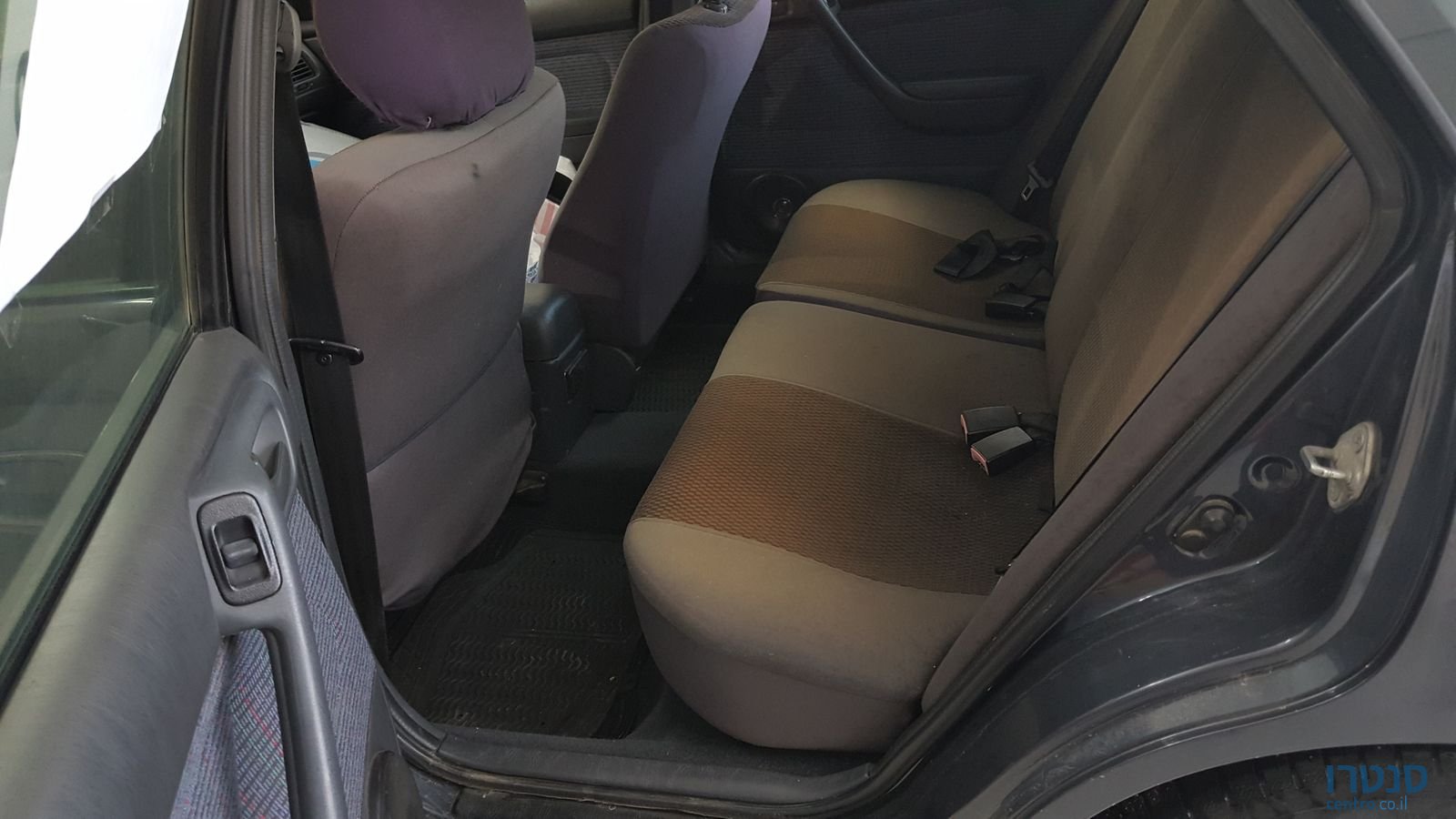 1995' Toyota Carina E photo #4