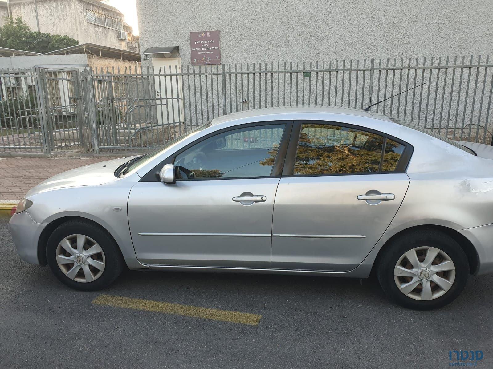 2009' Mazda 3 מאזדה photo #1