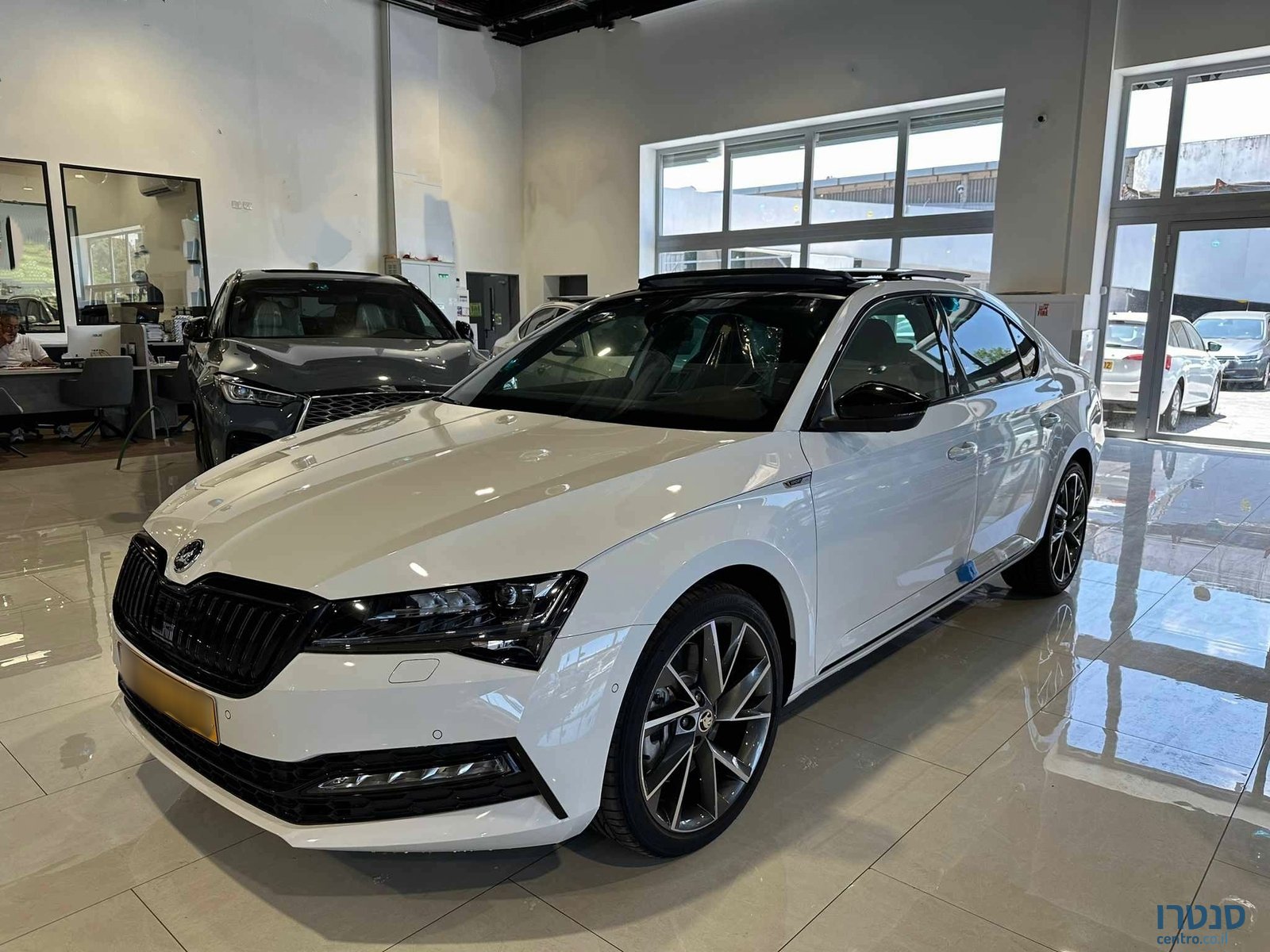 2024' Skoda Superb photo #1