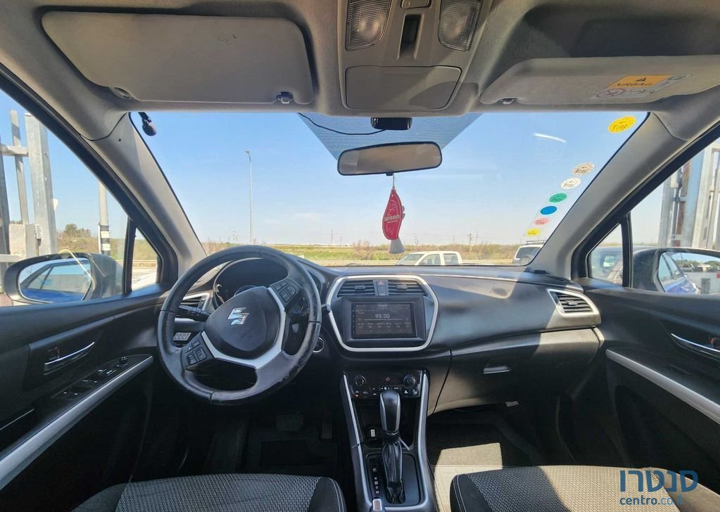 2015' Suzuki SX4 סוזוקי קרוסאובר photo #5