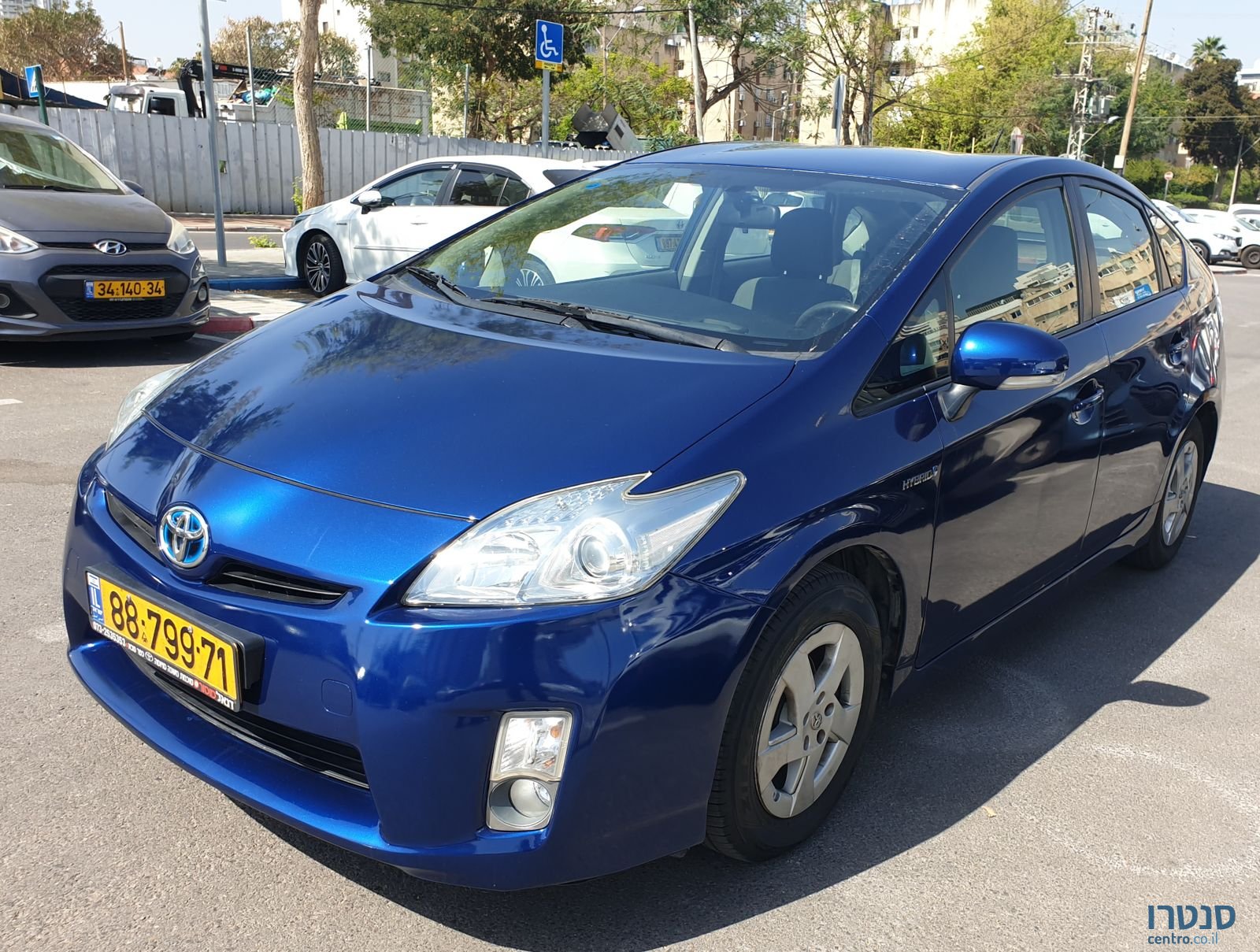 2010' Toyota Prius photo #1