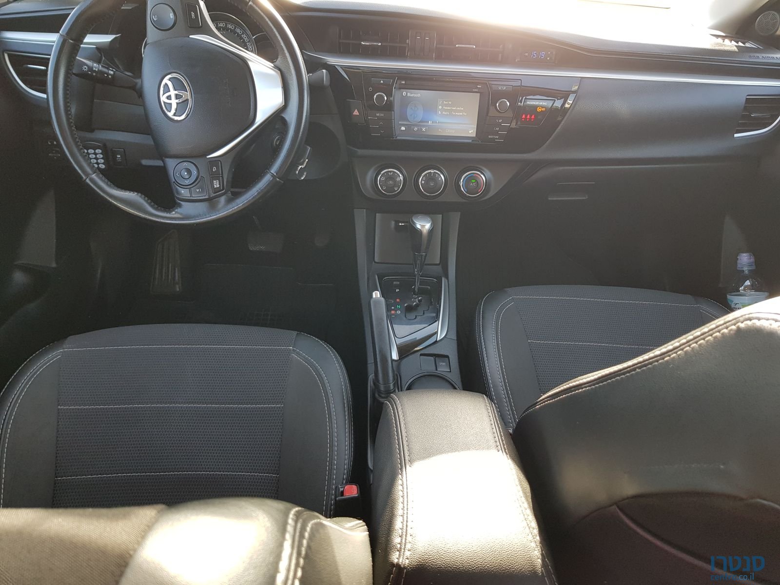 2015' Toyota Corolla photo #2