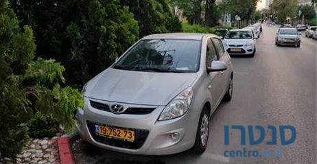 2010' Hyundai i20 יונדאי photo #1