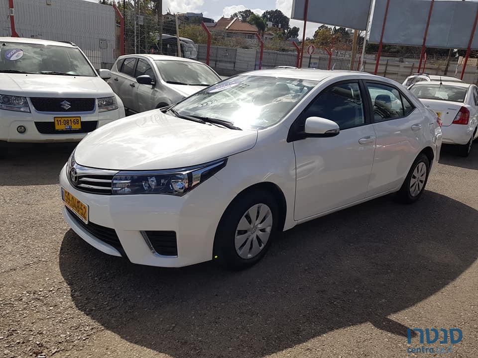 2013' Toyota Corolla photo #2