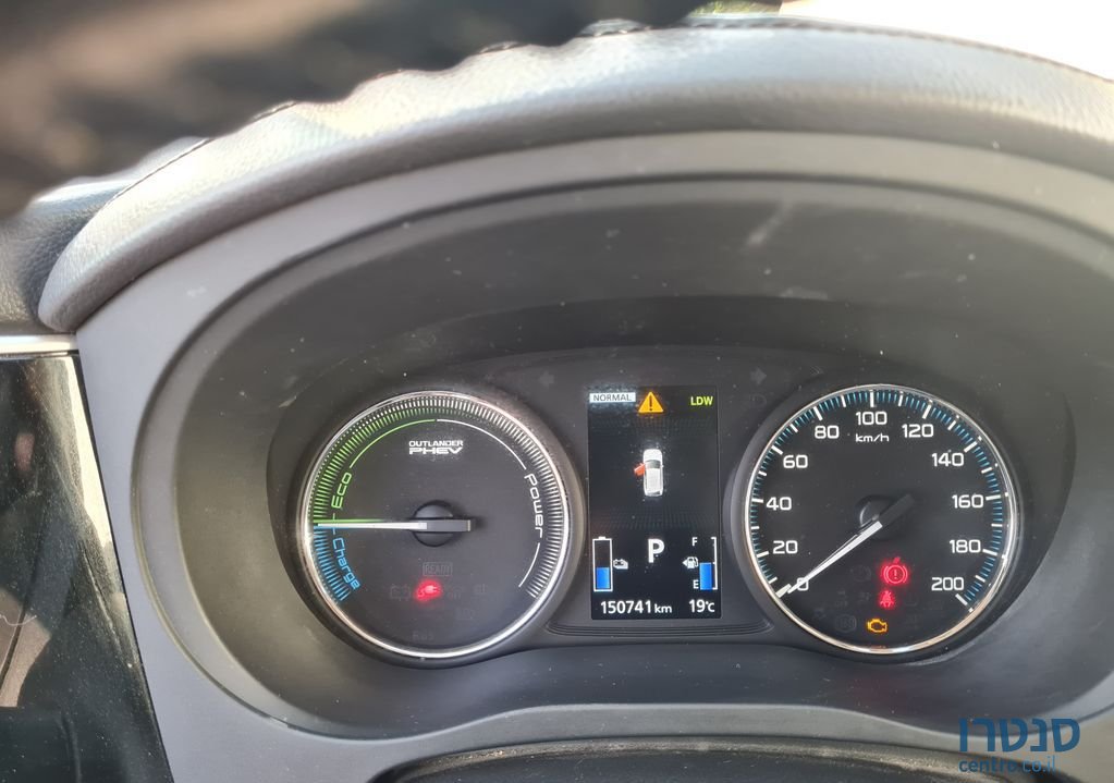 2017' Mitsubishi Outlander מיצובישי אאוטלנדר photo #2