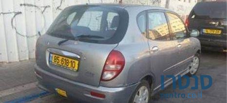 2002' Daihatsu Sirion photo #3