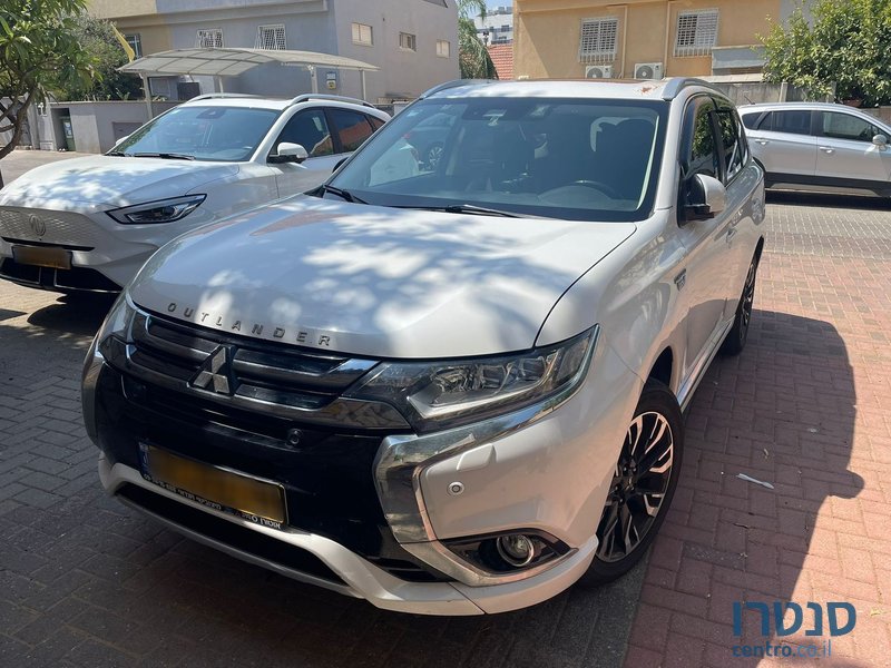 2017' Mitsubishi Outlander מיצובישי אאוטלנדר photo #2