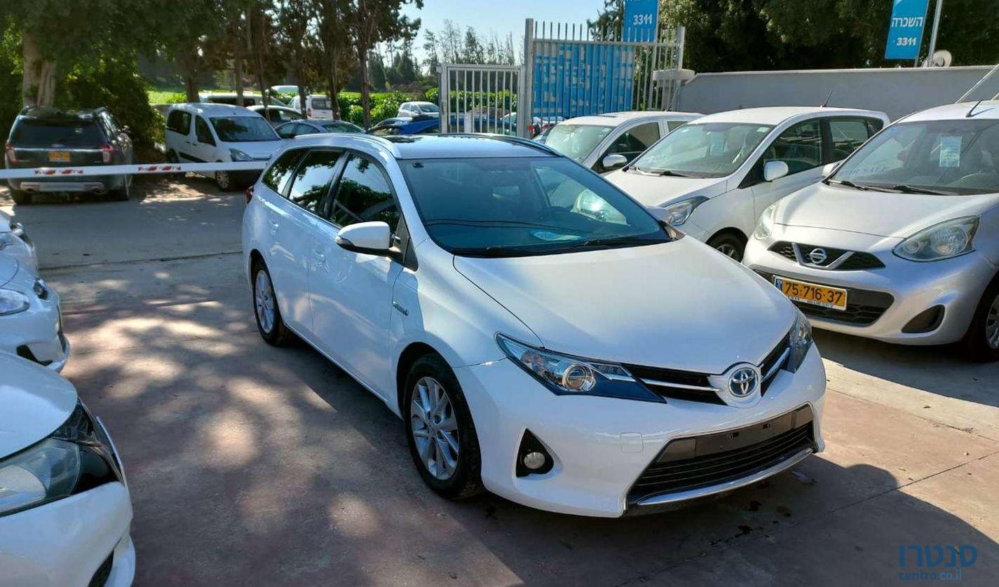 2014' Toyota Auris טויוטה אוריס photo #2