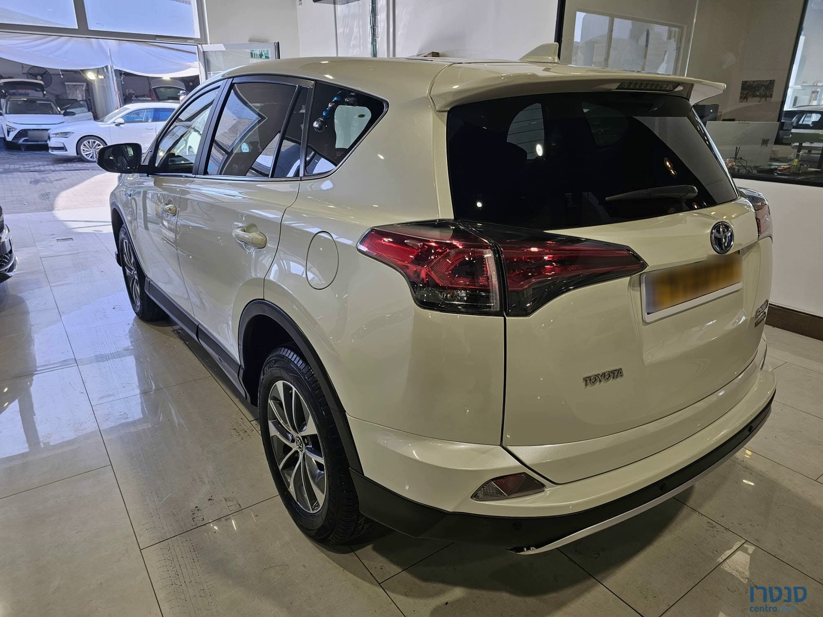 2016' Toyota RAV4 photo #4