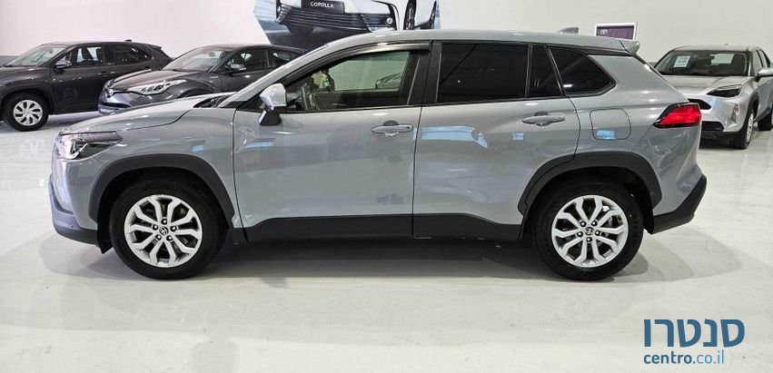 2023' Toyota Corolla Cross טויוטה קורולה קרוס photo #2