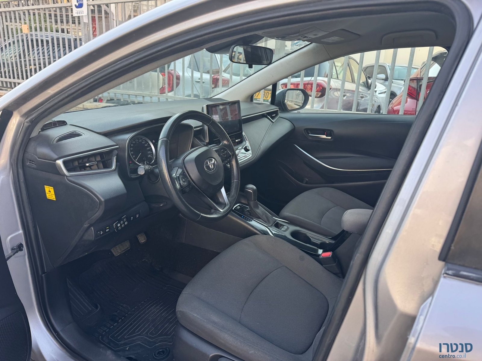 2019' Toyota Corolla photo #2