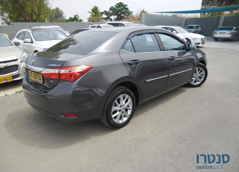 2014' Toyota Corolla photo #2