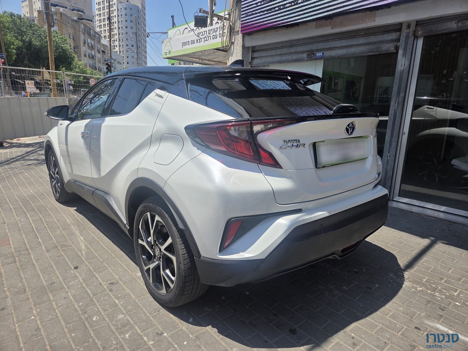 2021' Toyota C-HR photo #4