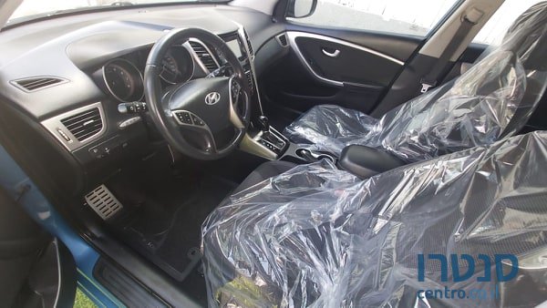 2010' Hyundai i30 photo #3