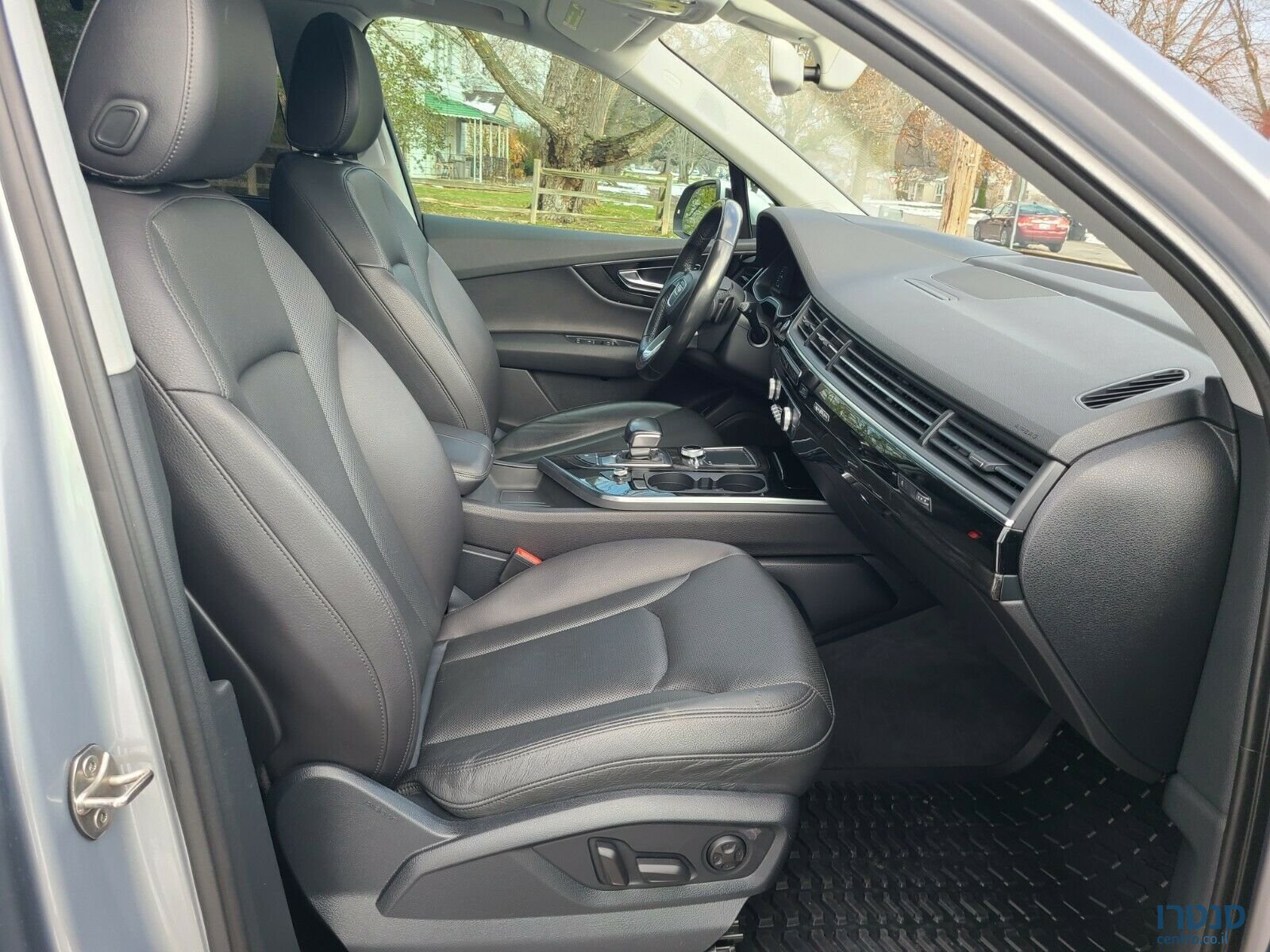 2019' Audi Q7 photo #4